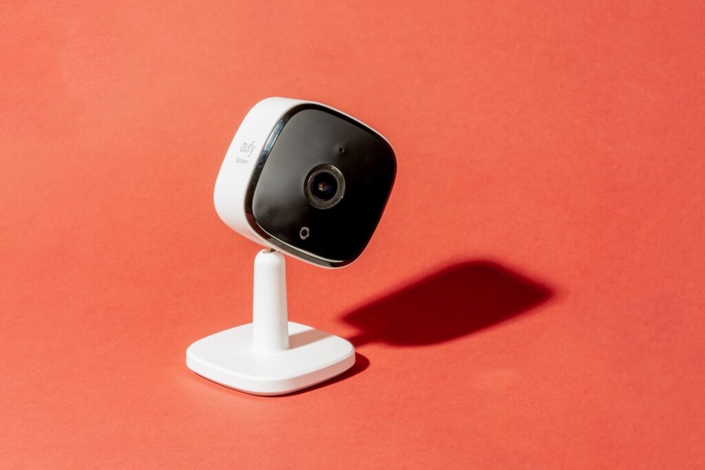 Are There Security Cameras That Work Well In Low-light Or Night Conditions?